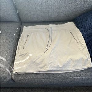 Grey athleta stretch skirt. Excellent condition